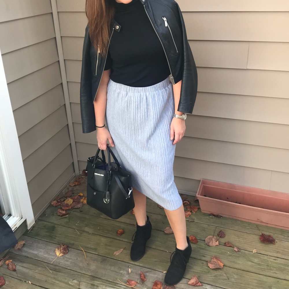 Very J Gray Pleated Skirt